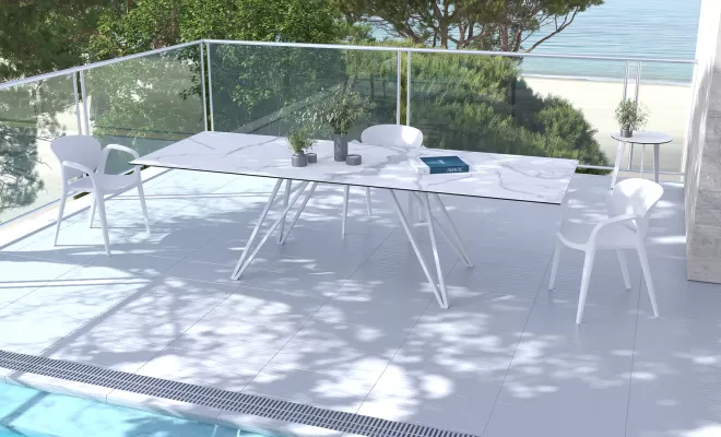 Livraison d'une table de repas extérieur majorelle à Marseille, Comines-Warneton, SRL MEUBLES STYLE-DECOR